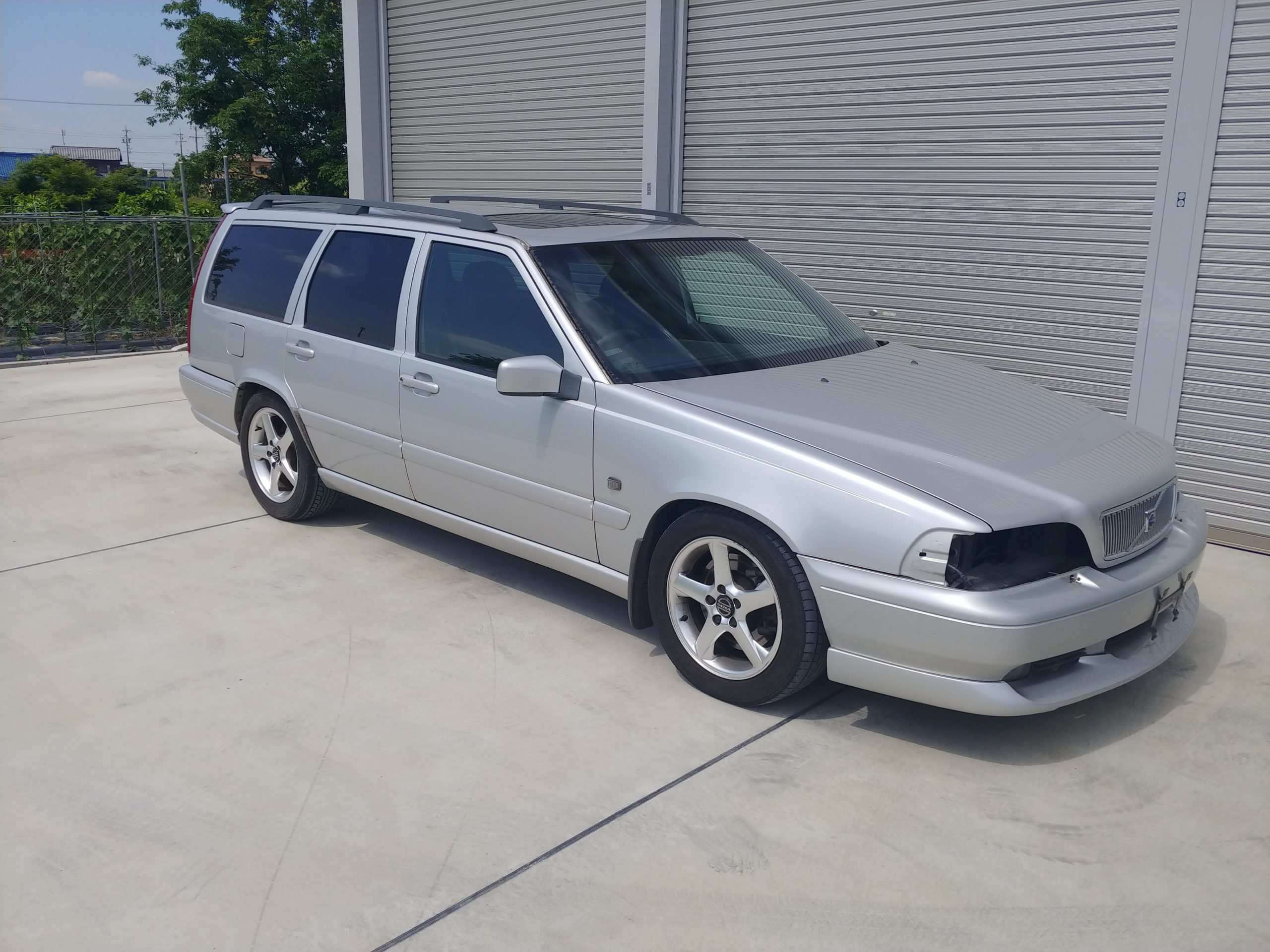 VOLVO V70Ⅰ Ｔ５ シルバー Ｈ11年式 グレー内装 V70S0580 - ボルボ中古部品・パーツ販売 ファインドガレージ